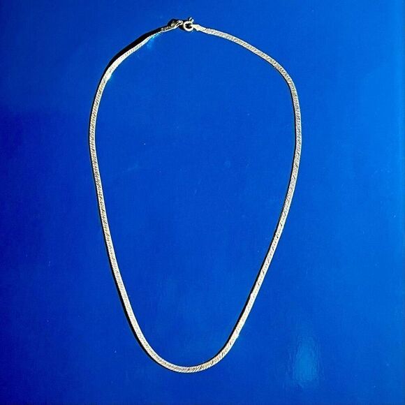 AZR Vintage Italian Sterling Silver Herringbone Necklace - Picture 8 of 13